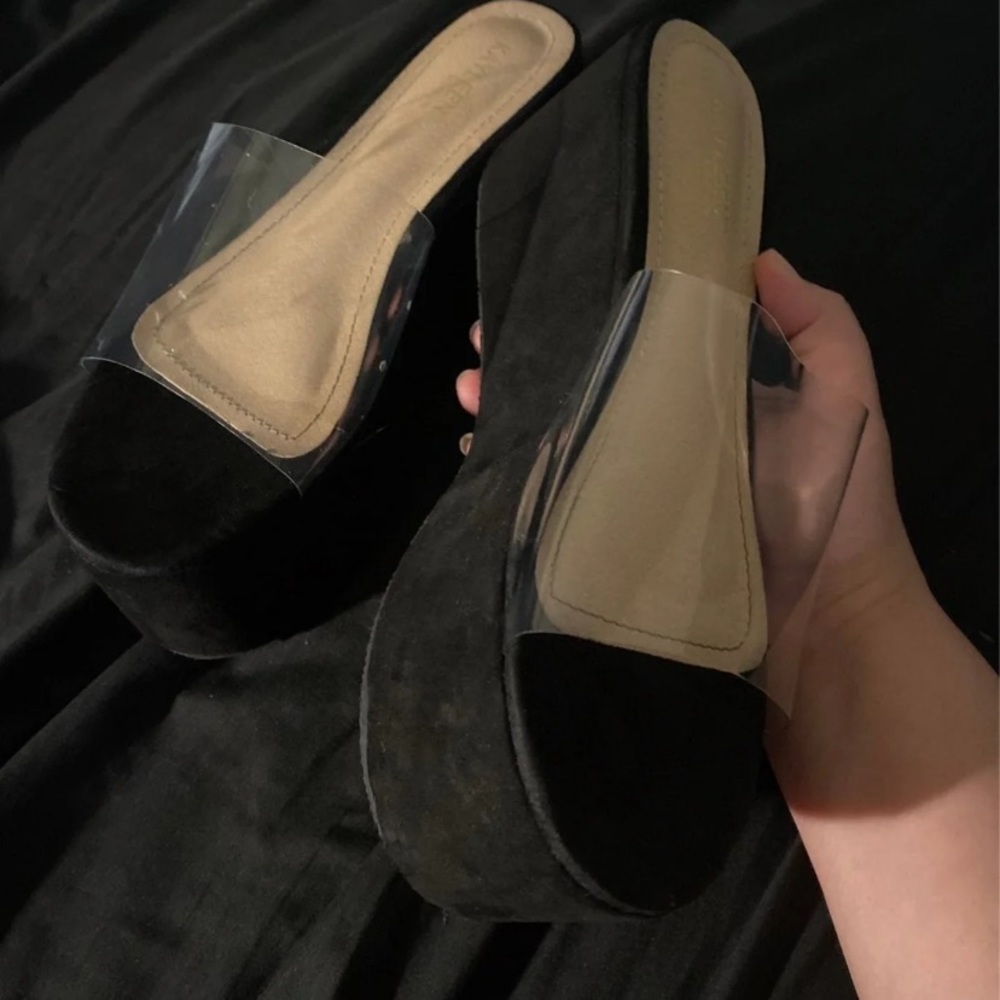 Clear toe band black wedges